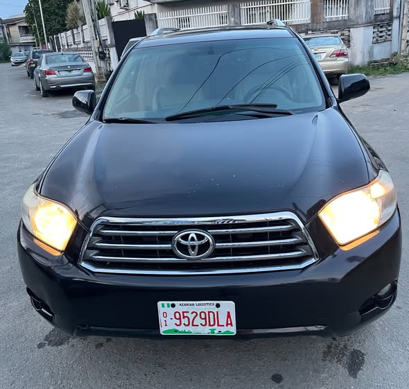 A picture of 2010 Toyota Highlander
