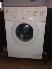 A picture of Ignis 8kg automatic washing machine for sale