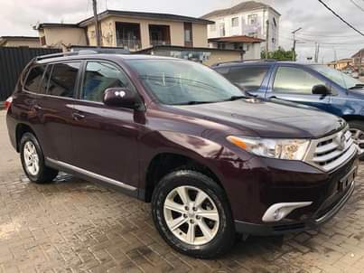 A picture of 2012 TOYOTA HIGHLANDER