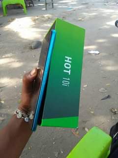 A picture of infinix hot 10i