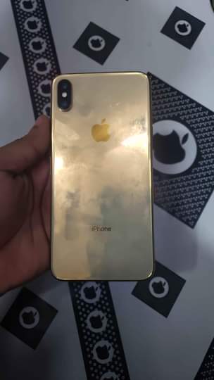 A picture of Iphone Xs Max