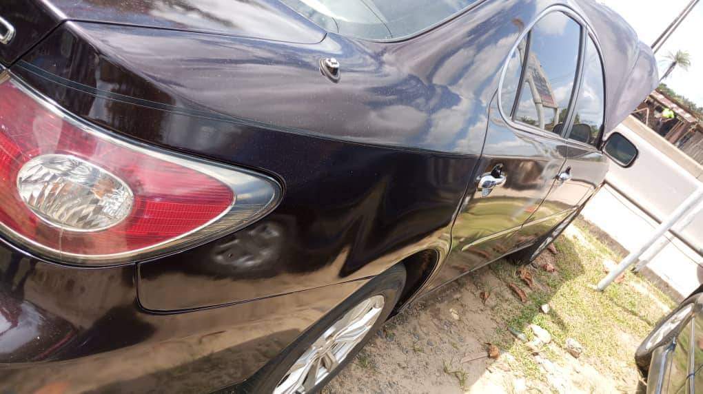 A picture of Another one Lexus es 300 Buy and drive standard AC