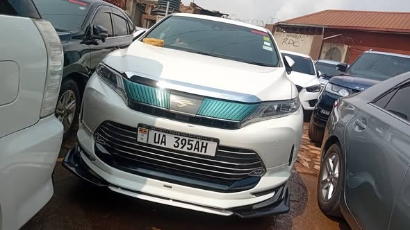 A picture of Toyota harrier