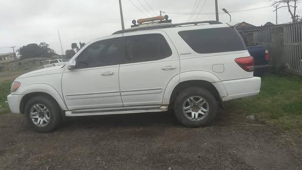 A picture of Toyota Sequoia jeep Automatic transmission Untouched engine and gear and