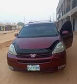 A picture of Very Clean 2006 Sienna Everything intact Going for 2 650m
