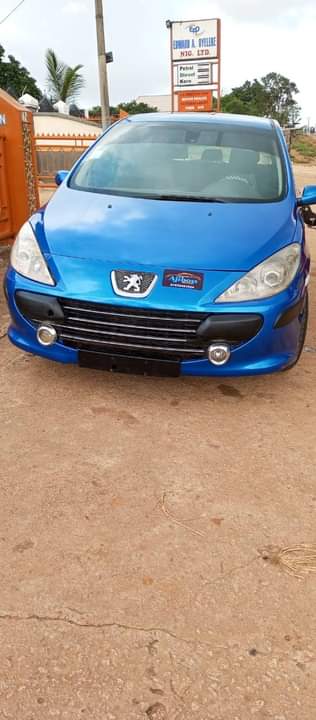 A picture of Peugeot 307
