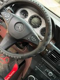 A picture of Mercedes Benz GLK350 2011