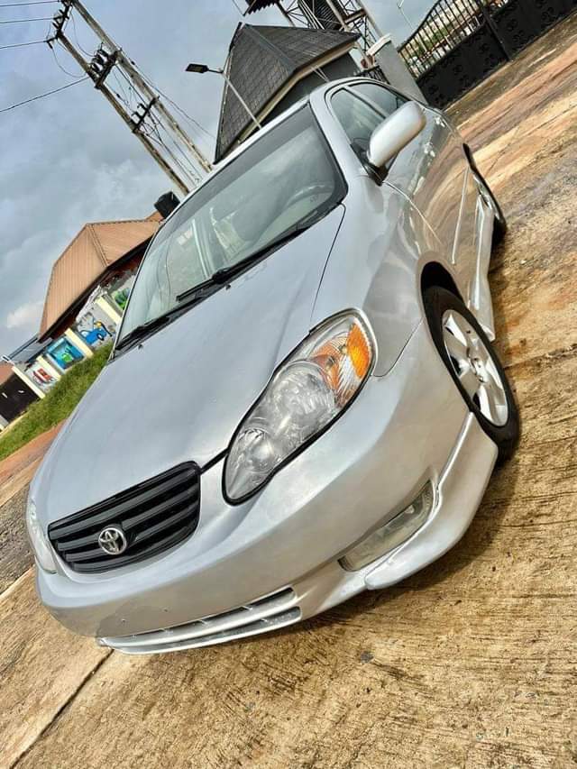 A picture of TOYOTA COROLLA O4
