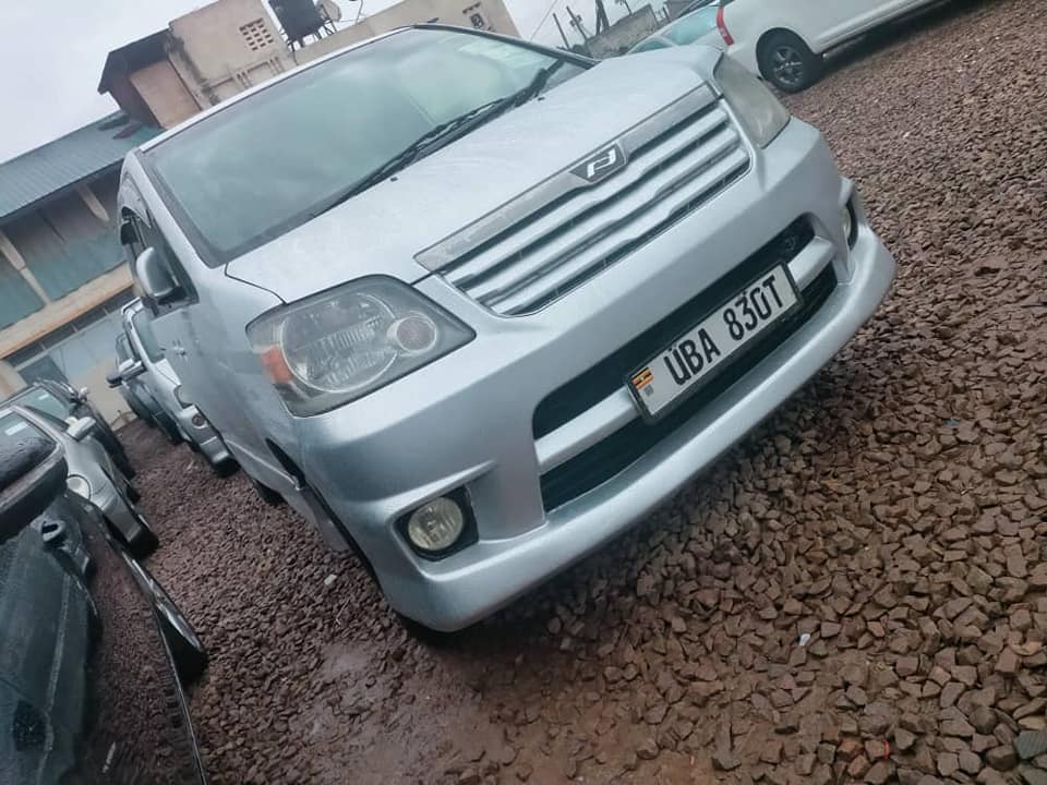 A picture of Toyota noah