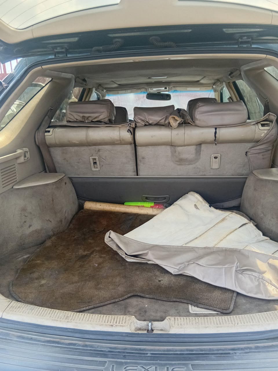 A picture of 2004 Toyota lexus rx 300