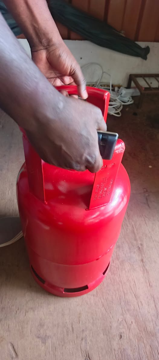 A picture of Empty cylinder