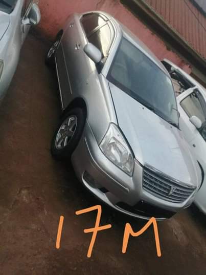 A picture of 2000 Toyota 2000 4