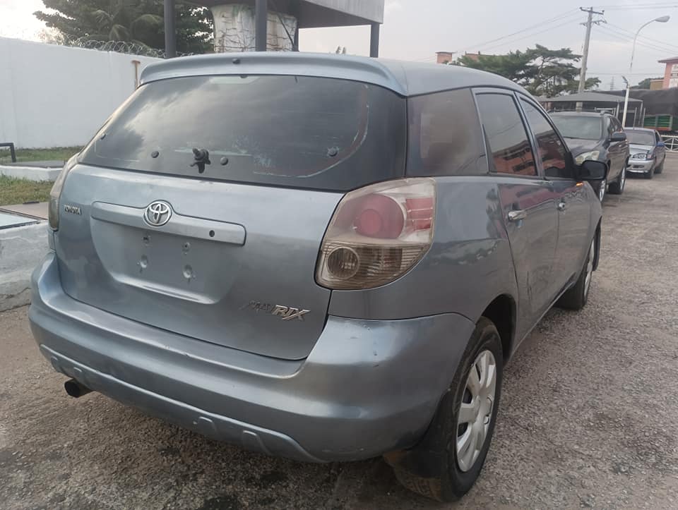 A picture of Toyota Matrix 2004 model. Call or chat 08180496901