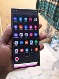 A picture of Samsung note10plus GB256