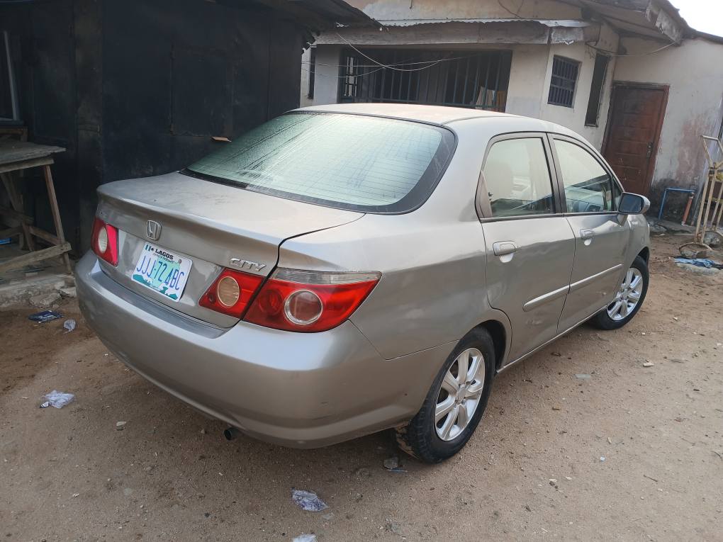 A picture of sharp 2007 honda city 3 6m