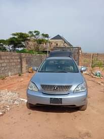 A picture of RX 330 Lexus