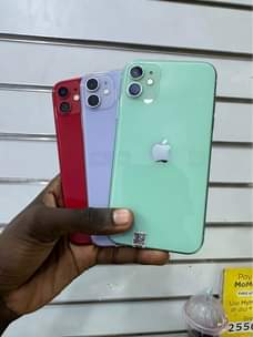 A picture of iPhone 11 64gb faceid working clean no cracks 890k best