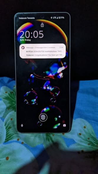 A picture of Aquos sense 6 5g haina kipengele fingerprint kwenye kioo internal