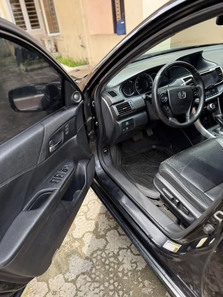 A picture of Honda Accord 2014 Tokunbo Standard