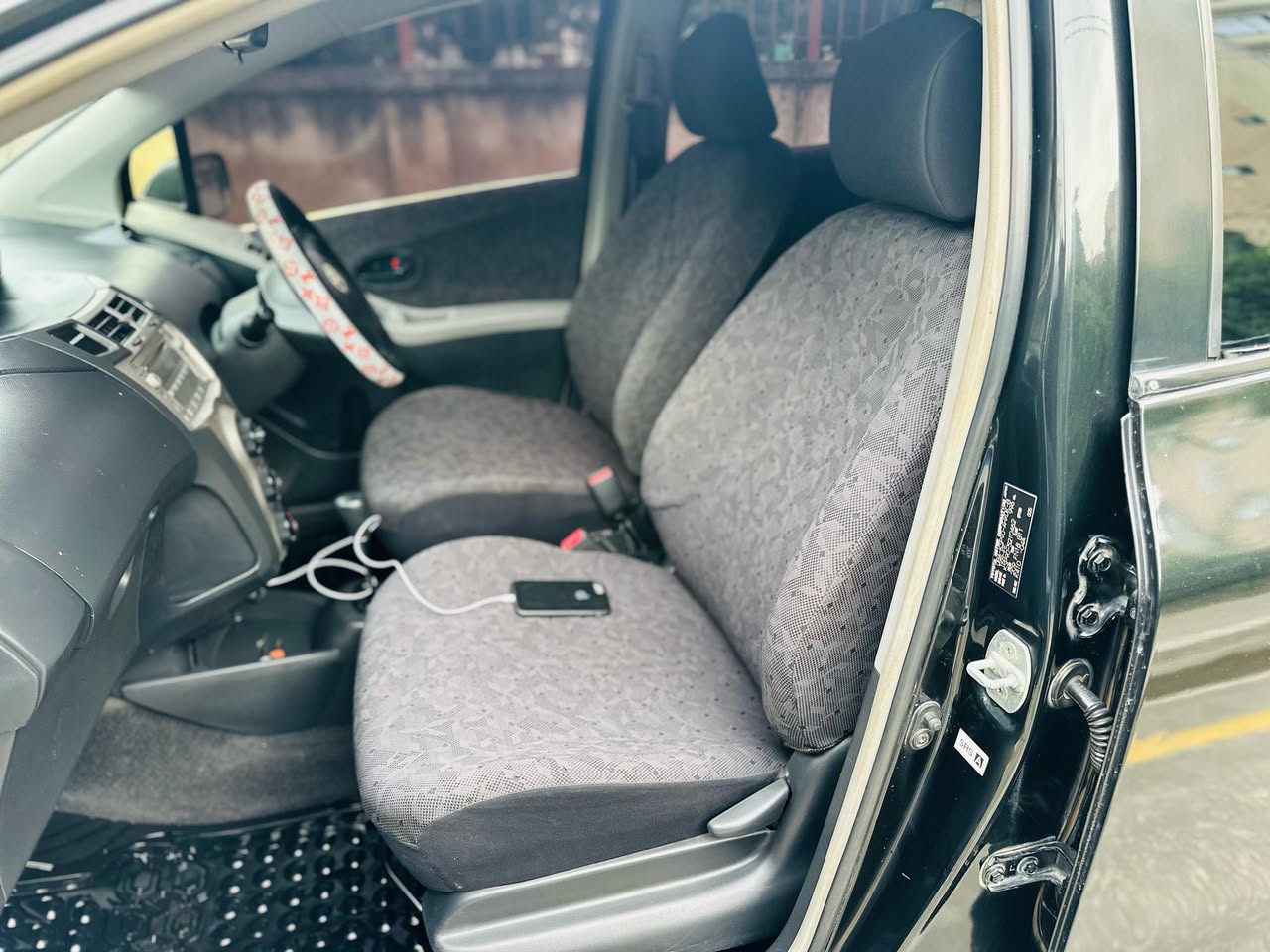 A picture of Toyota vitz new
