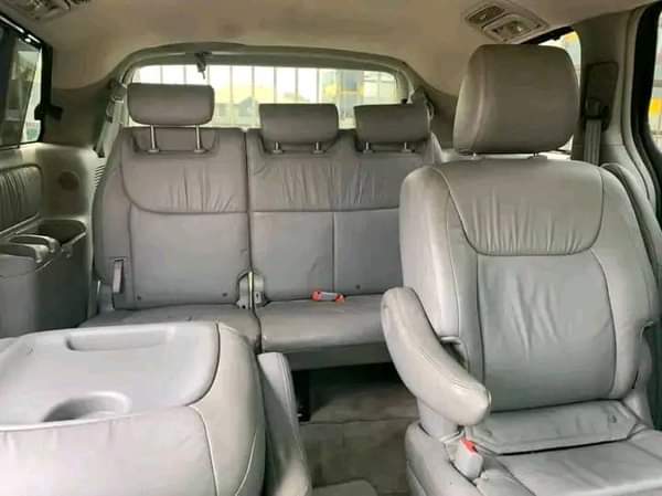 A picture of 08126875137 Auction Auction Auction Brand 2005 TOYOTA SIENNA FOR SALE