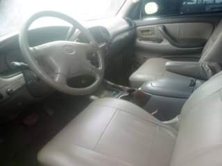 A picture of 2004 Toyota Sequoia