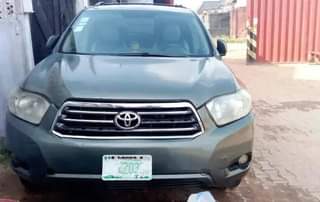 A picture of Car s