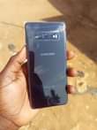 A picture of Samsung s10 plus