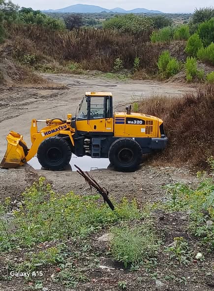 komatsu excavators