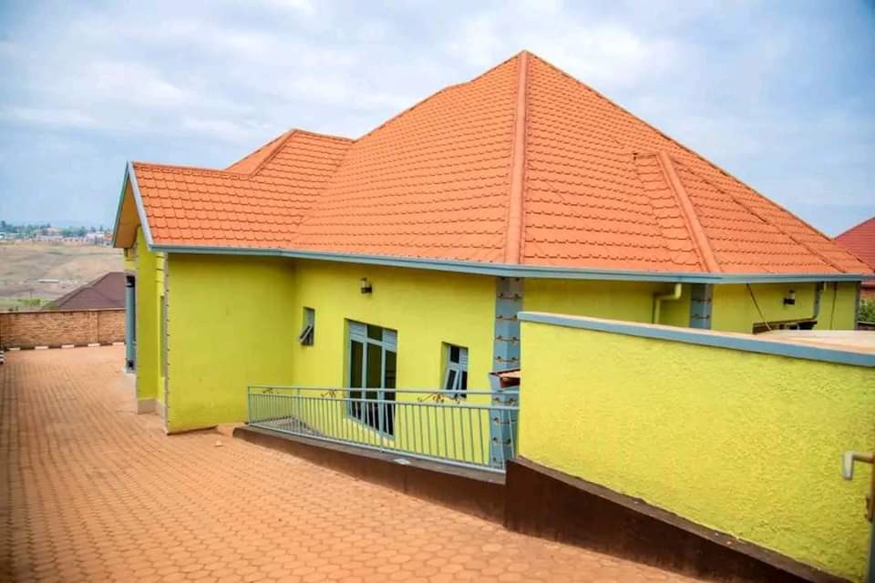self compound houses