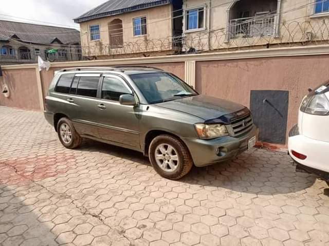 A picture of 2006 Toyota Highlander limited Pure first body Untempered engine gear