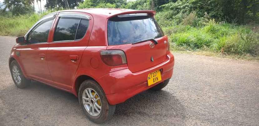 A picture of TOYOTA VITZ BEI MIL 3.8 SAFARI POPOTE FULL AC 0654452600