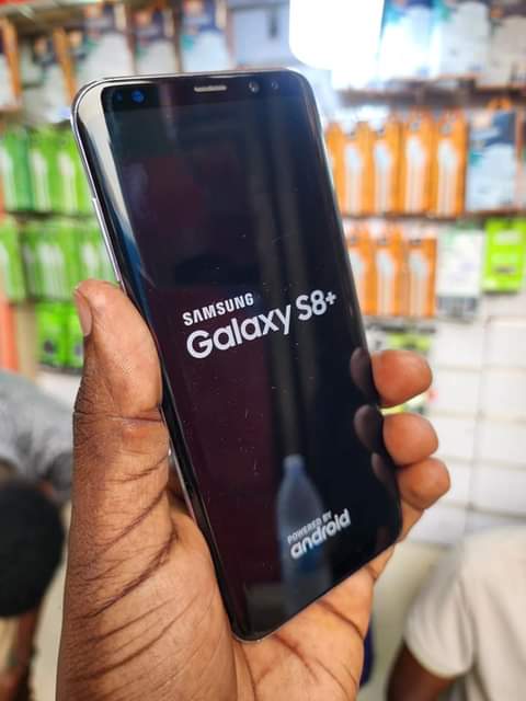 A picture of S8plus...380k..64gb..4g..0758206953