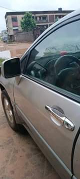A picture of Super clean Rx300 02 model Everything is working perfectly AC
