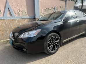 A picture of Lexus es350 neatly used 2008 model first body wit ANDRIoD
