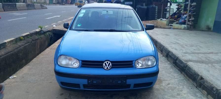 A picture of GOLF 4