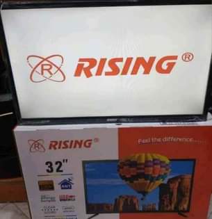 A picture of TV 32 inches MPya kwenye box haijafuliwa