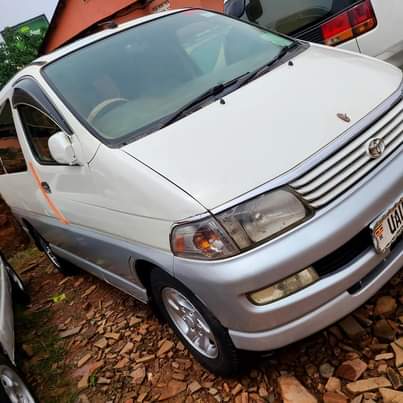 A picture of Toyota regius 9.8m