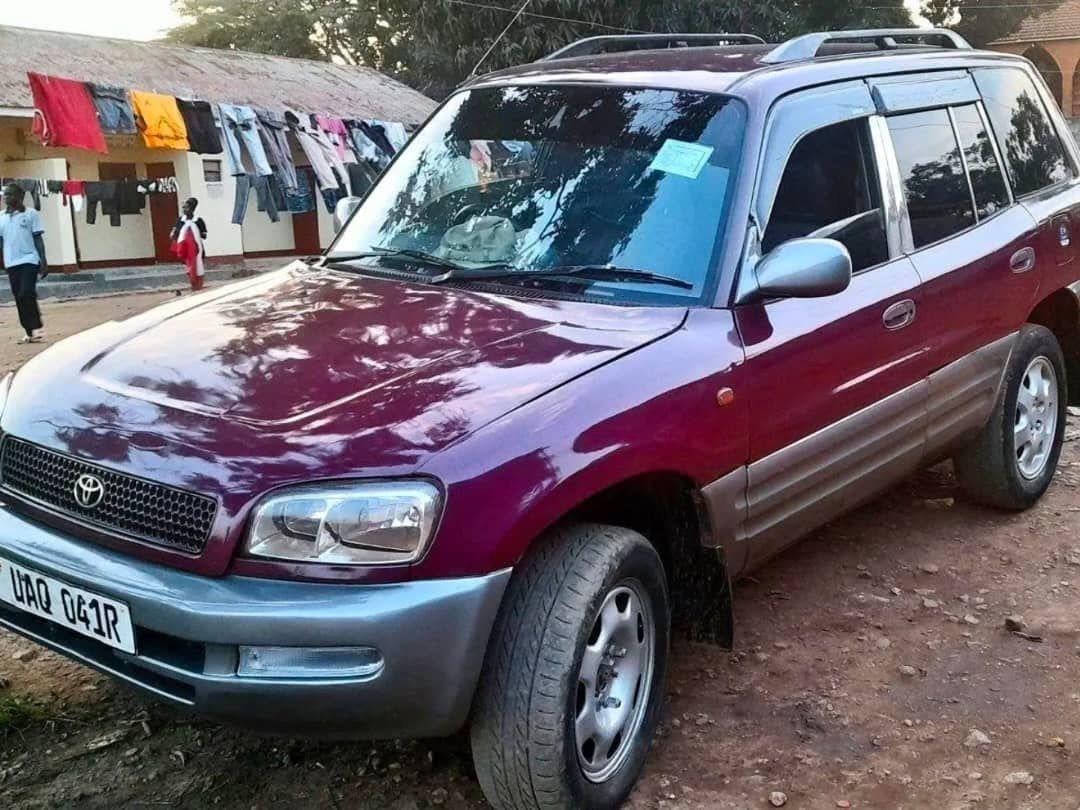 A picture of Perfect toyota rav4 on Quick sale Price 8 9m call