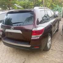 A picture of Toyota Highlander 2010 upgrade to 2013. Untouched engine gear and