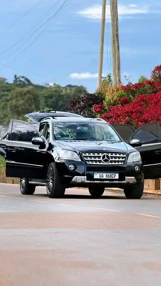 A picture of Mercedes Benz350