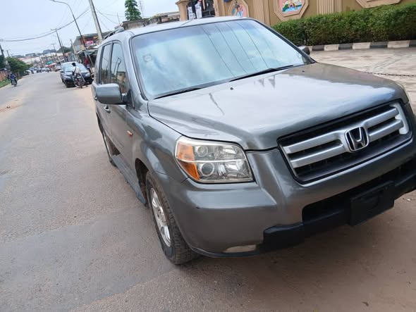A picture of HONDA PILOT