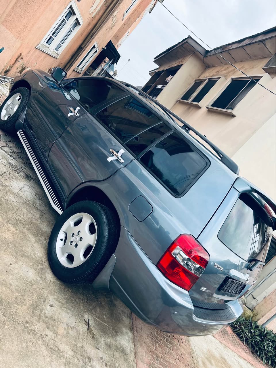 A picture of Toyota Highlander 2006 model