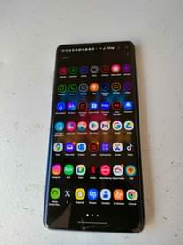 A picture of Samsung s10 plus