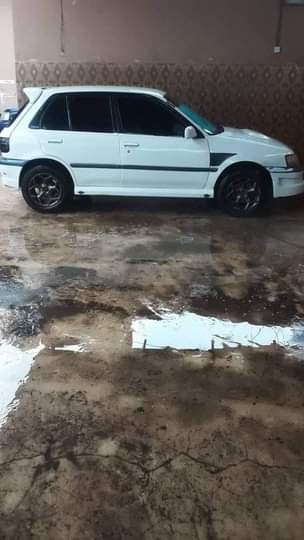 A picture of 2000 White Starlet White