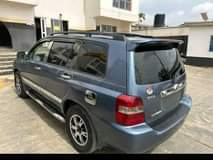 A picture of Toyota Highlander Nigerian used 2003 model 2 roll Buy and