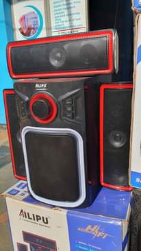 A picture of Woofer on sell 135k in banda kireka call me 0704678066
