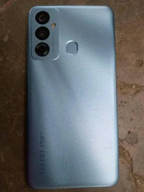 A picture of Tecno pop 6go Haina kipengele internal 32gb ram 2 camera