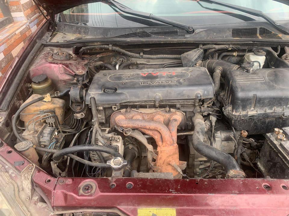 A picture of 2004 Toyota Camry