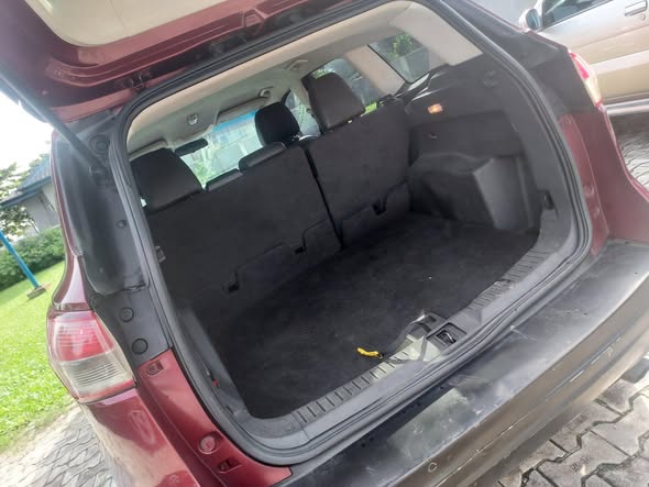 A picture of 2014 model ford escape only 4yrs use bought new